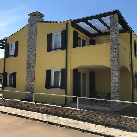 Guest house Faro Basanija