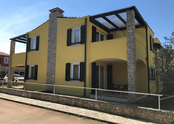 Pensjonat Faro Bašanija